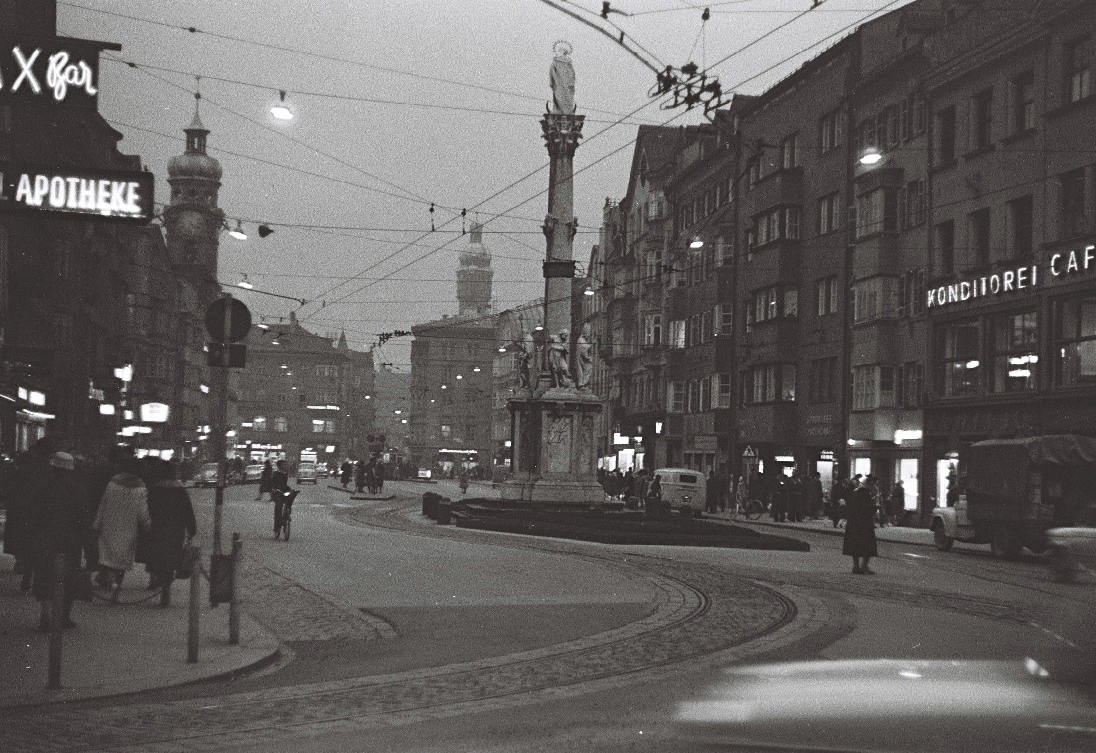 Nachts, 1960, In Innsbruck