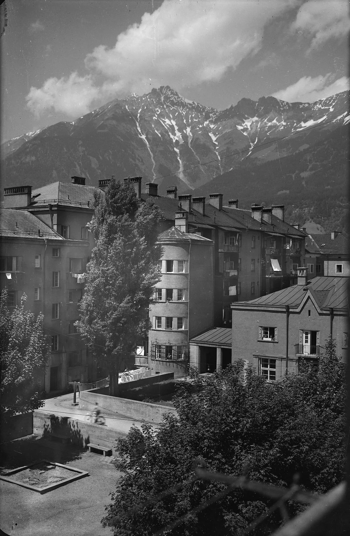 Ein Innenhof Mit Stöckl