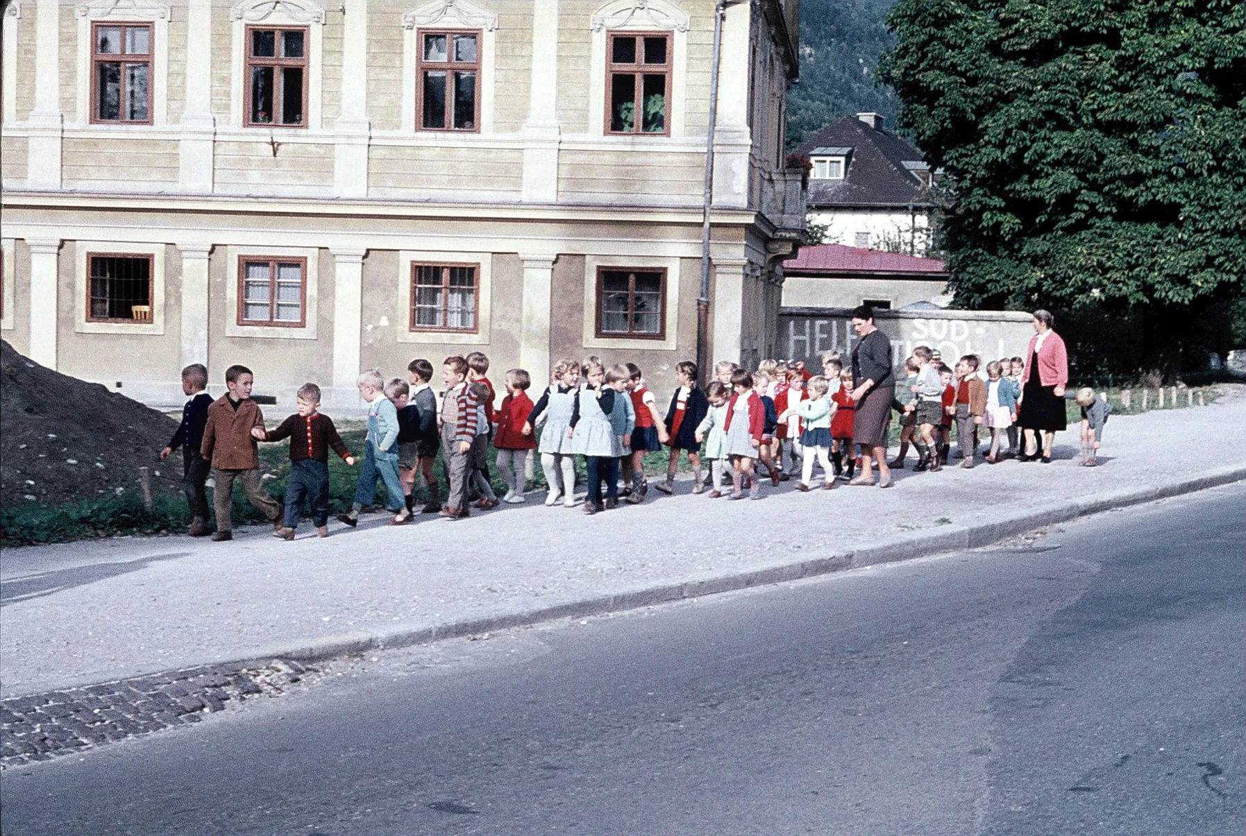 Kinderglück Und Zeitgeschichte