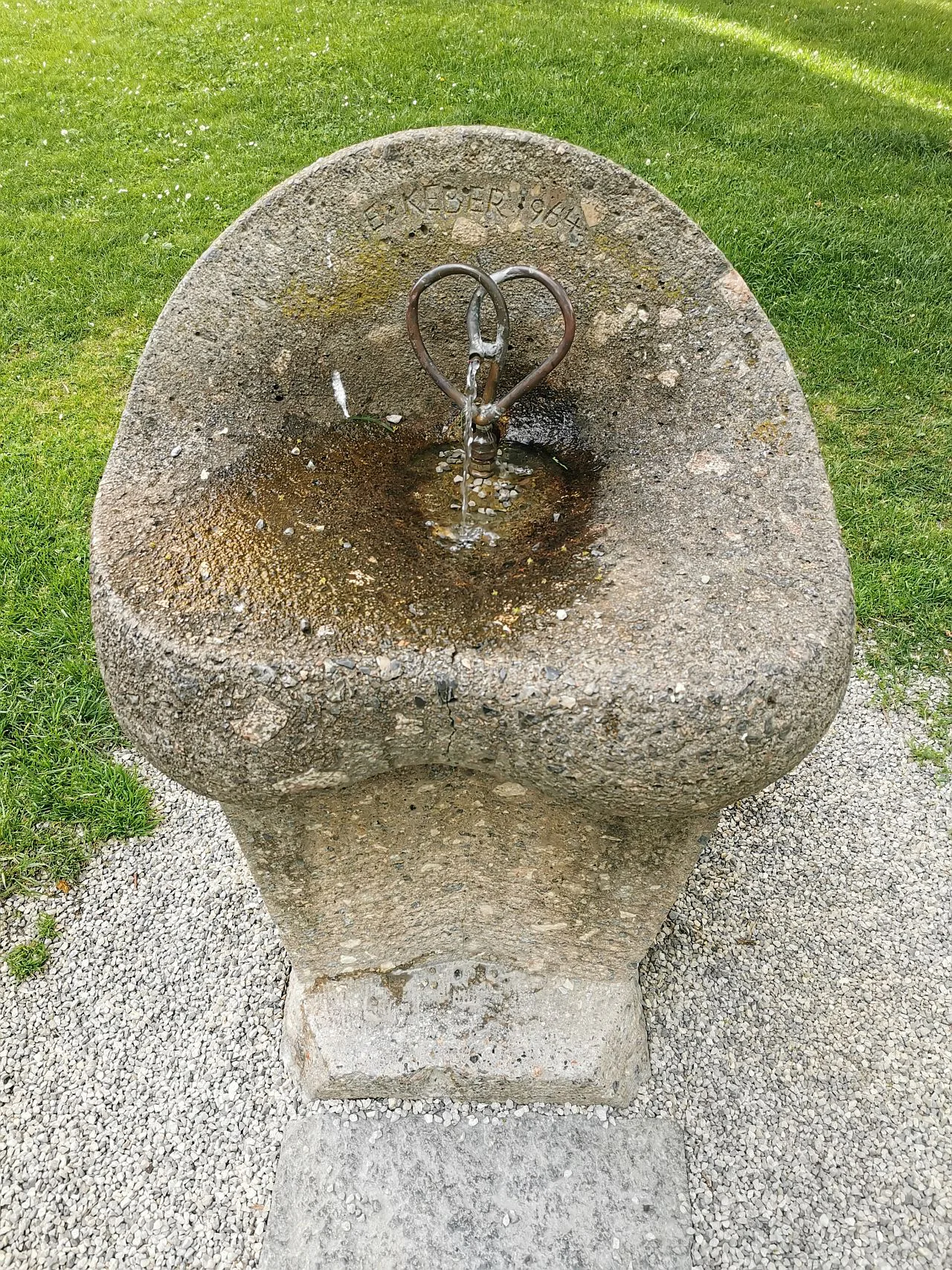 Ein Unscheinbarer Brunnen…