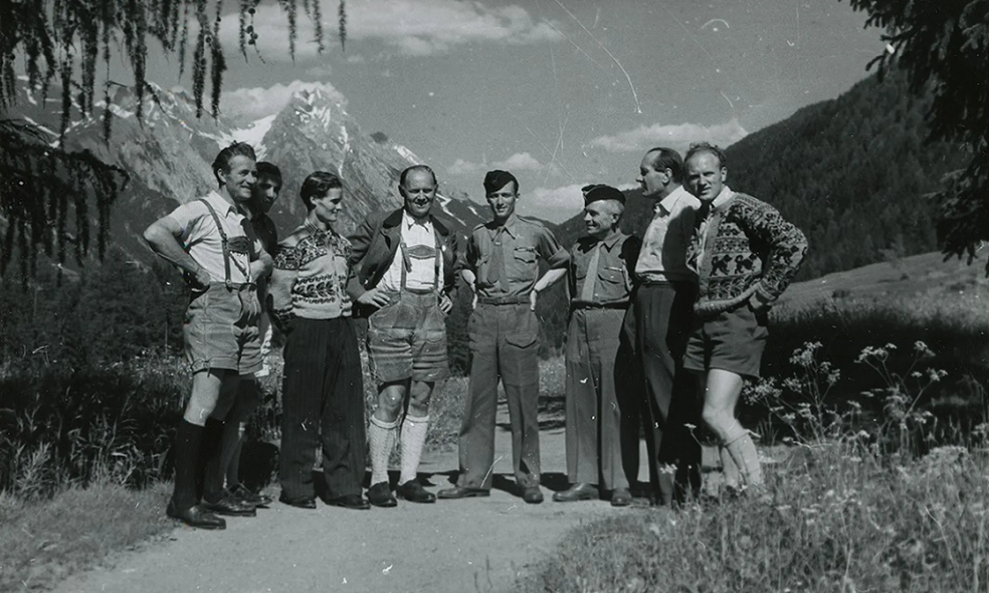 Wer Kennt Die Partisanin Und Die Partisanen?