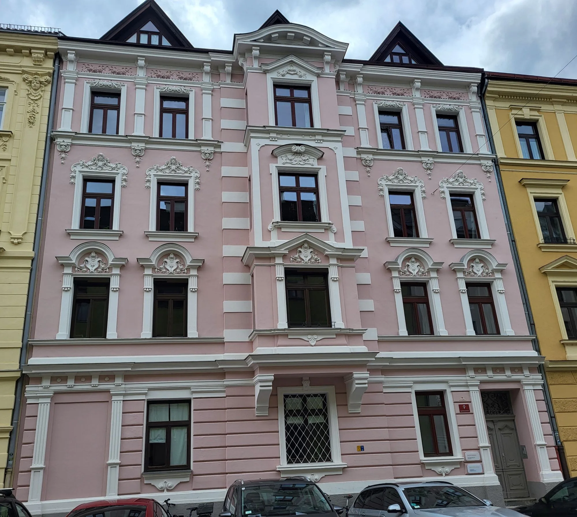 Eine Treppe Ins Nirgendwo