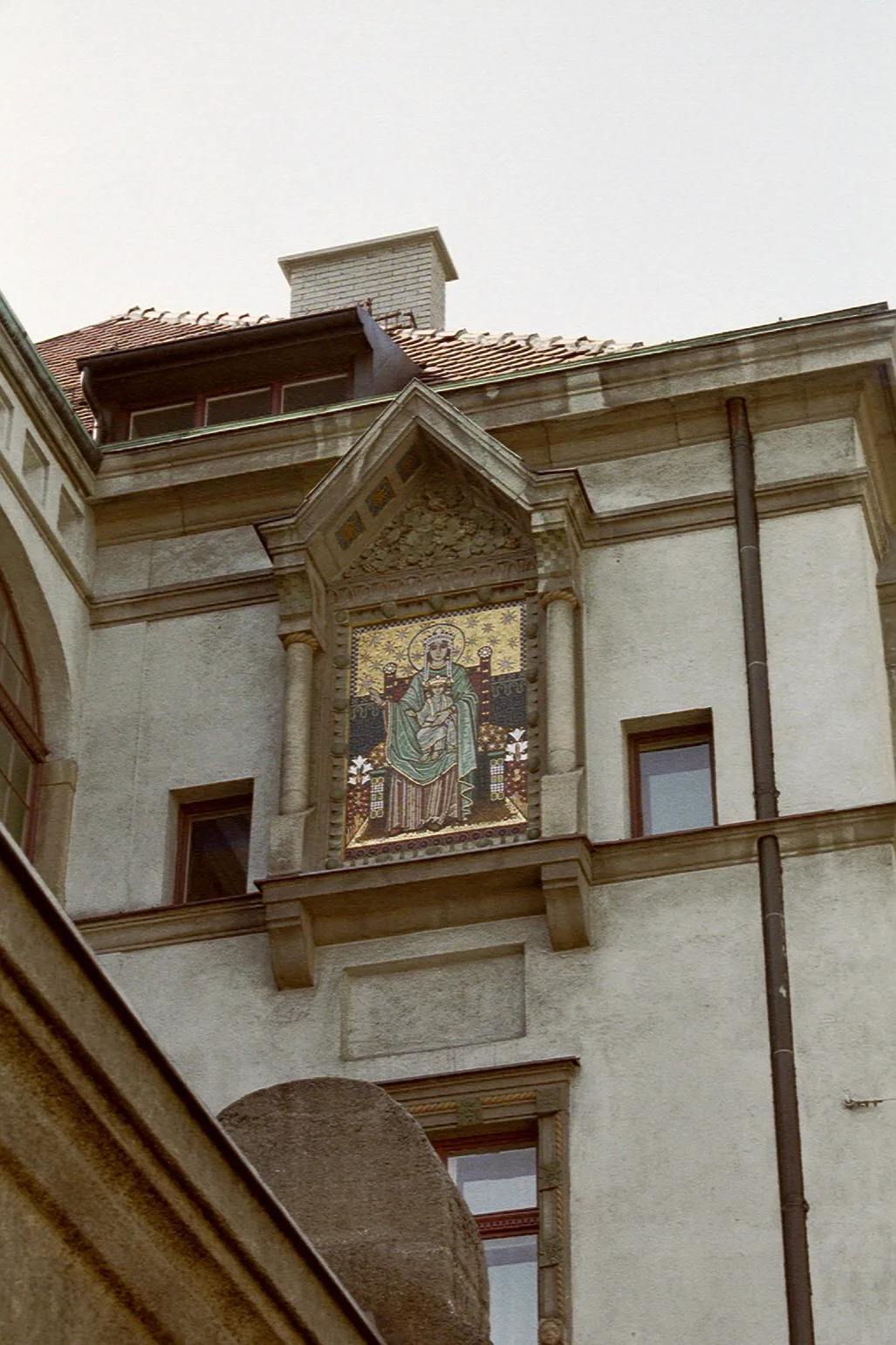 Zwischen Maria Und Theodora