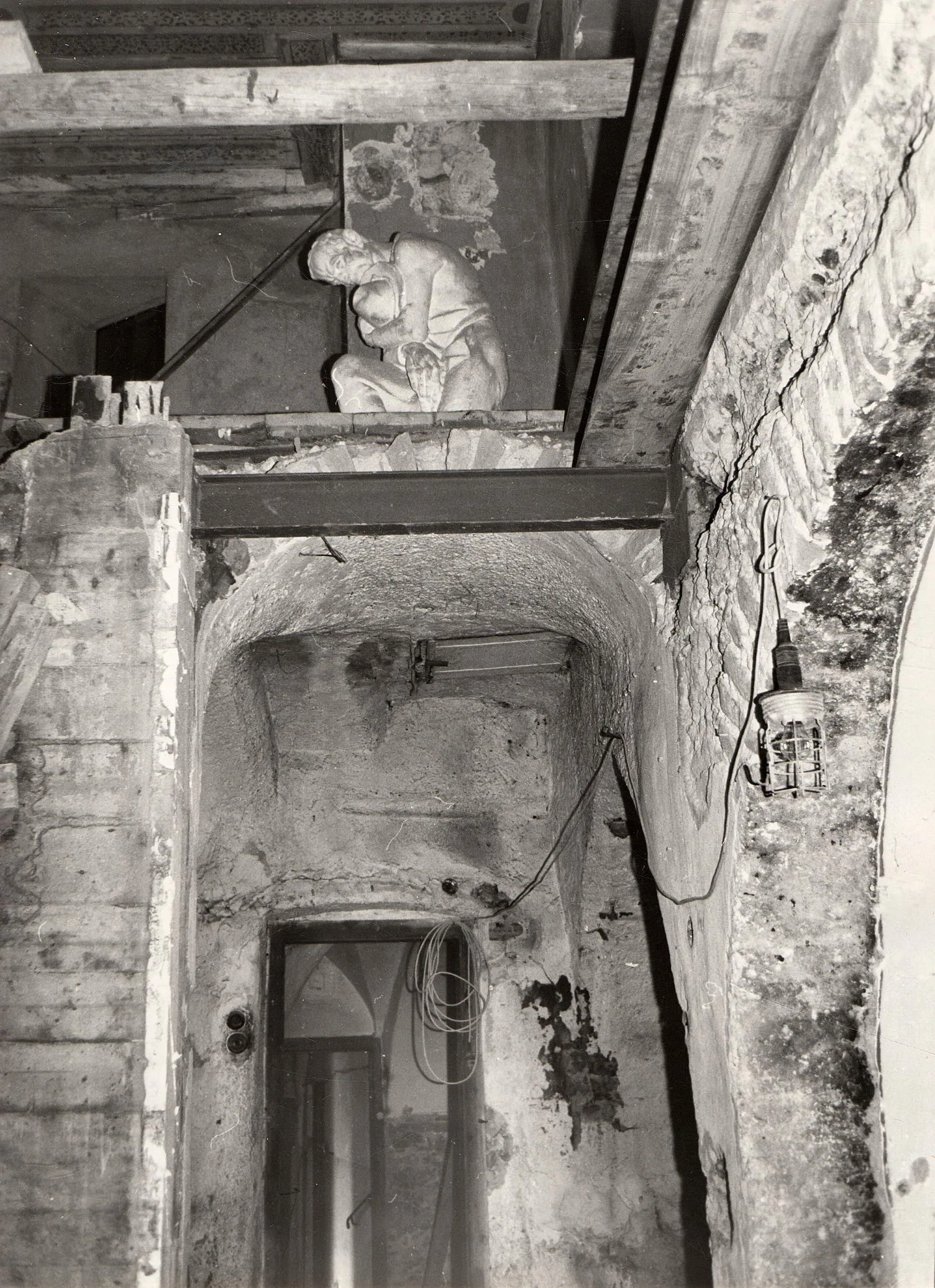 Zur Renovierung Der Weiherburg I