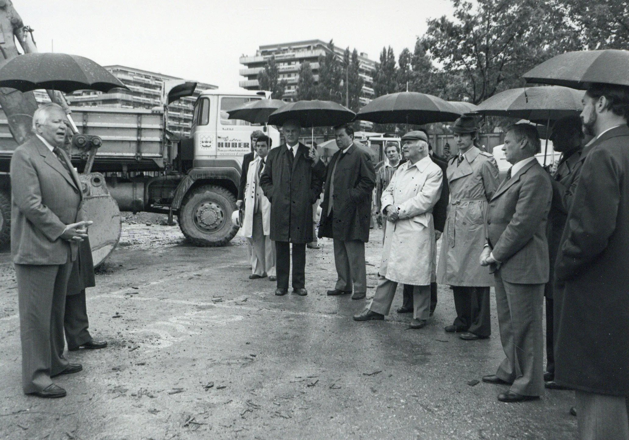 Zur Markthallen-Parkgarage I: Spatenstich