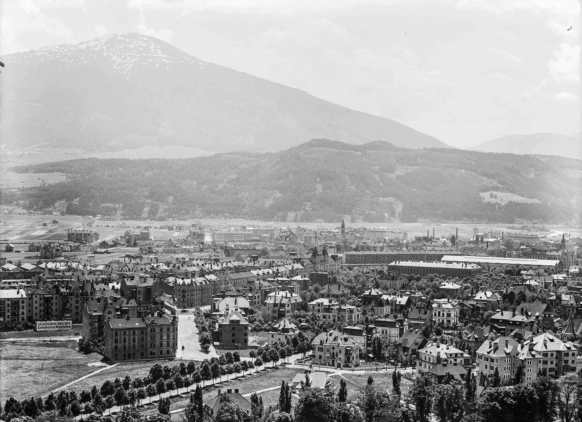 Von Alleen, Villen Und Häuserzeilen