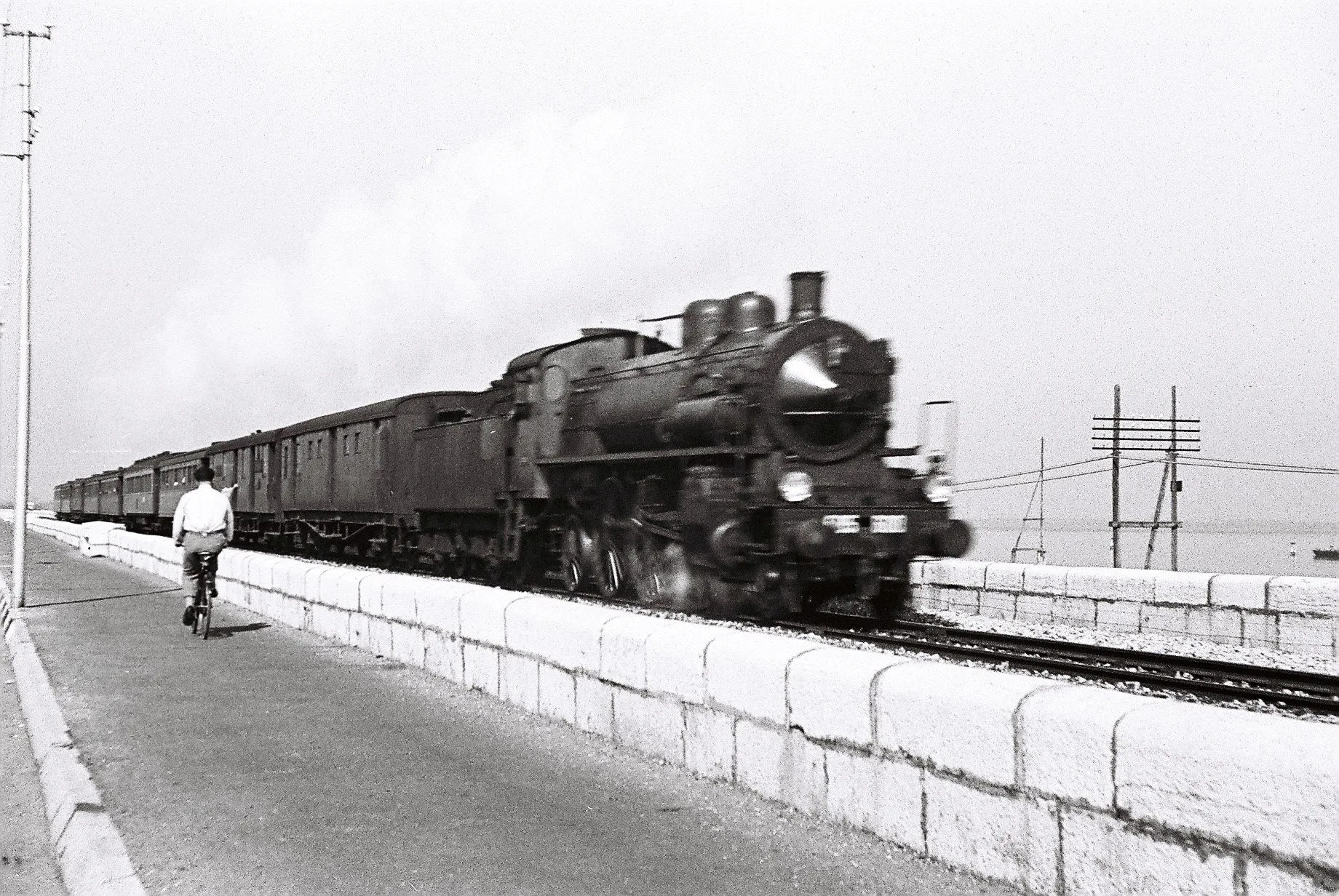 Ein Zug Samt Archivar Nach?