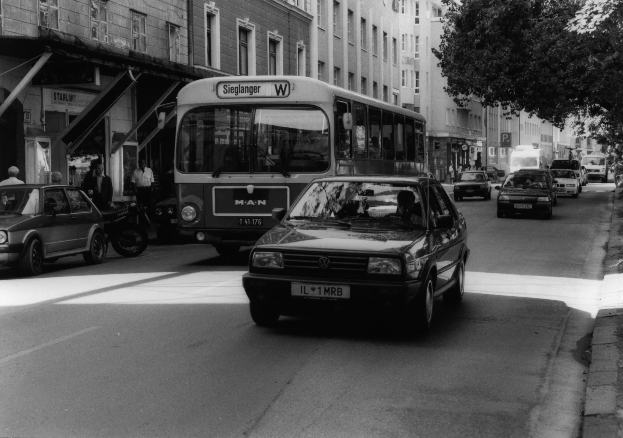 Verkehrstrubel Und Rundherum