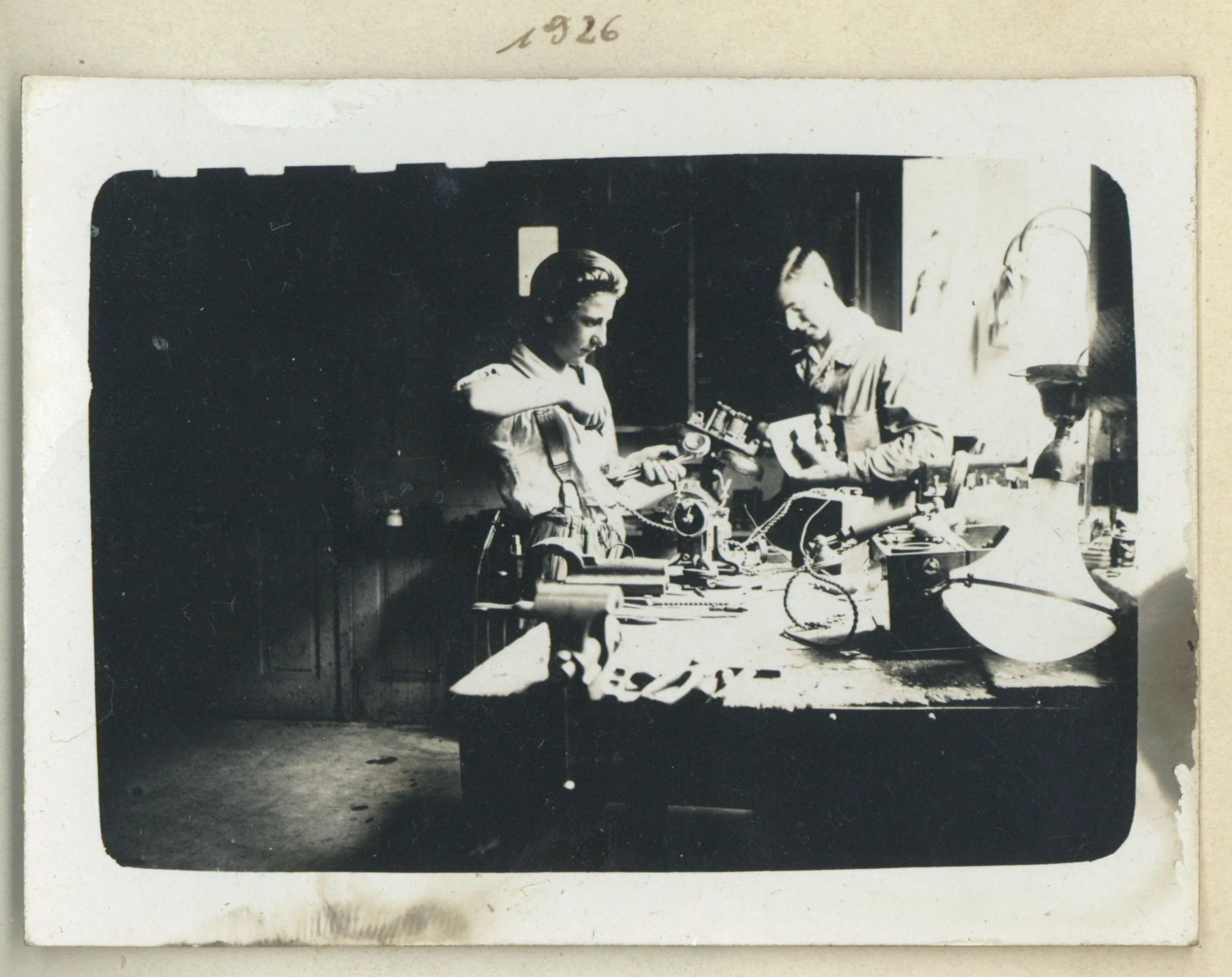 Ein Jugendalbum: #Telefonsucht Vor 100 Jahren