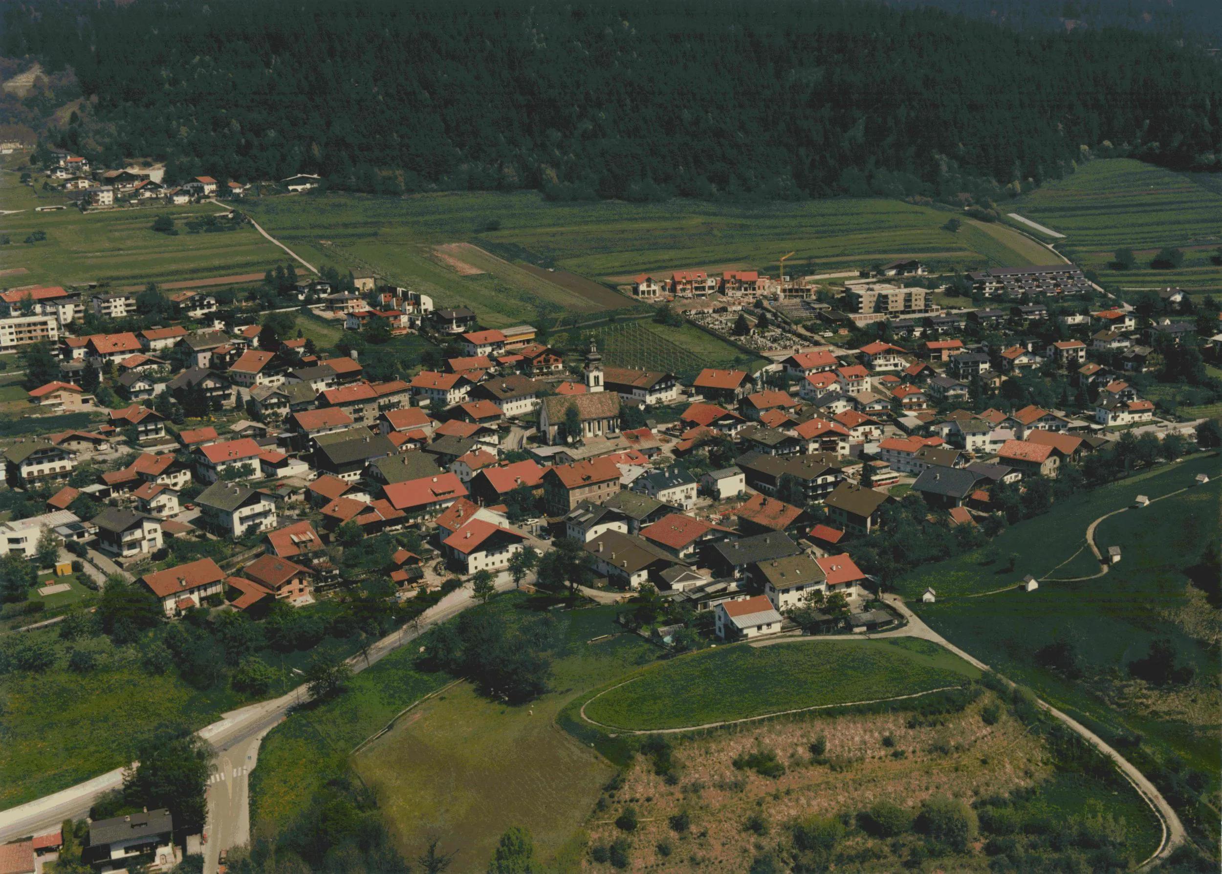 Schrägluftbild: Arzl