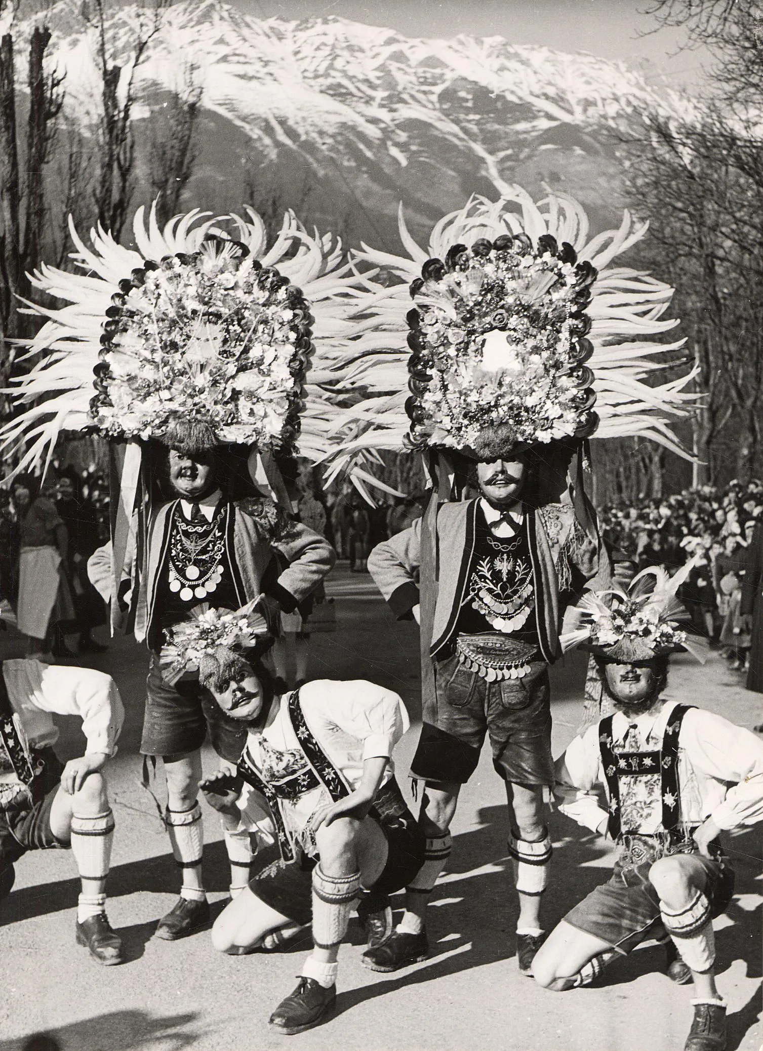 S Wie Spiegeltuxer: Das Tiroler Fasnachts-Lexikon (Teil V)