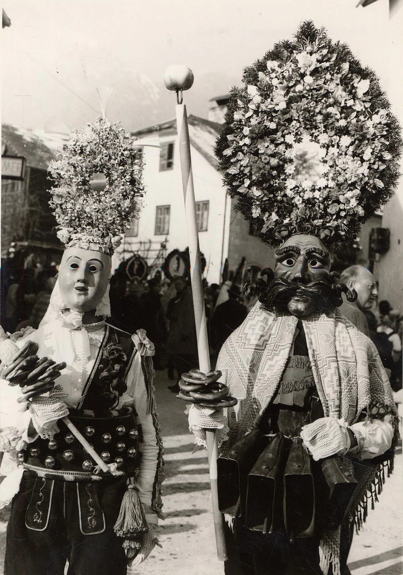 I Wie Imster Schemenlauf: Das Tiroler Fasnachts-Lexikon (Teil X)