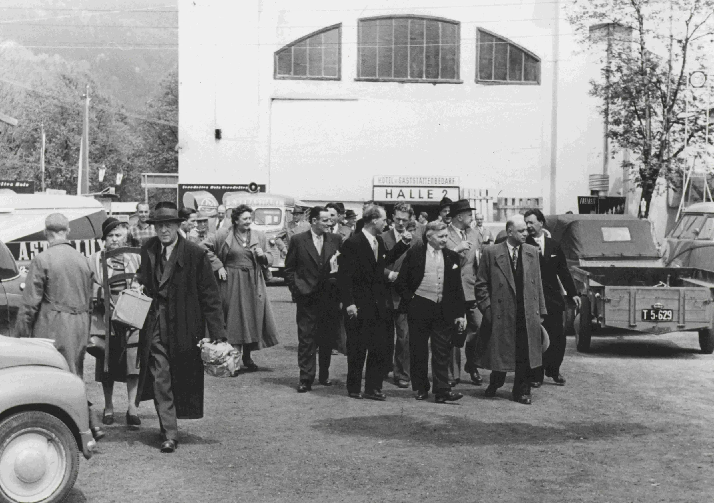 Ein Ausflug Zur Messe In Den Fünfzigern – Für Jeden Geschmack Etwas Dabei