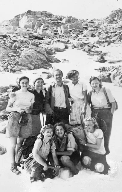 Aus Dem Leben Einer Britisch-tirolerischen Familie