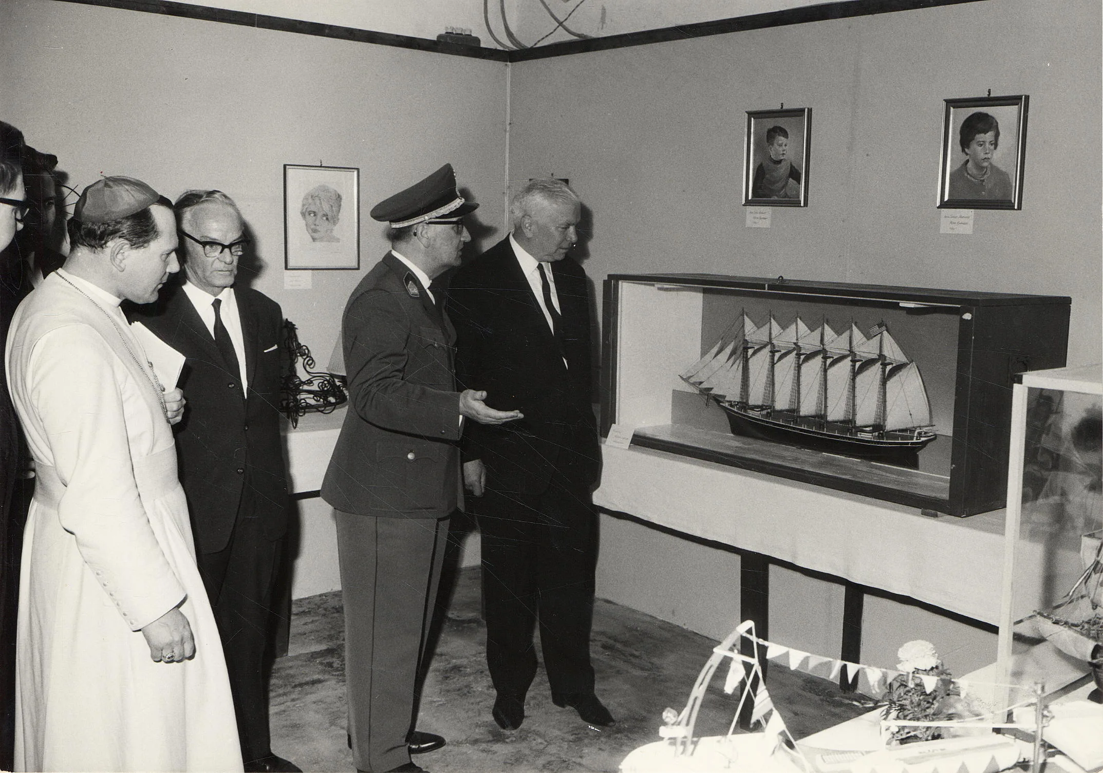 Endlich! Eine Marine Für Innsbruck!