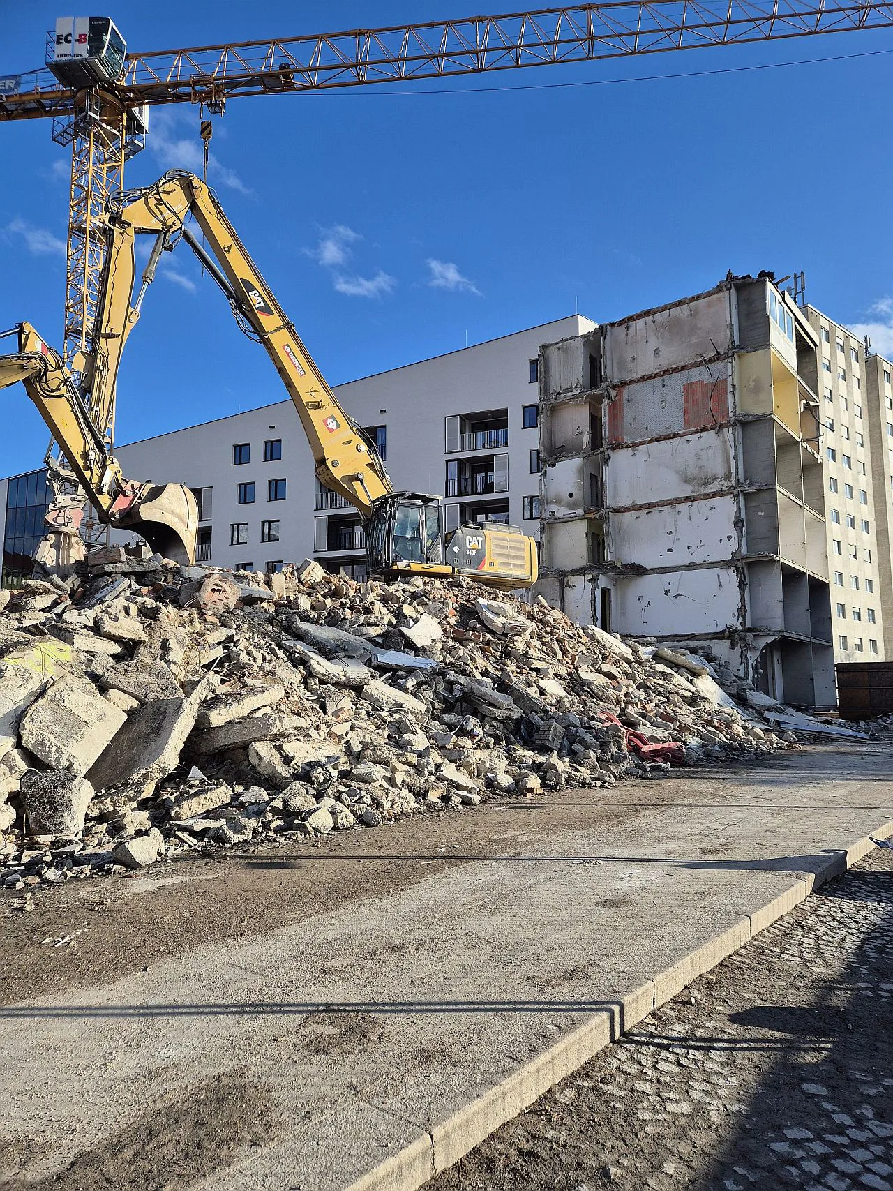 Neu Umgeben Von Alt – Auflösung II