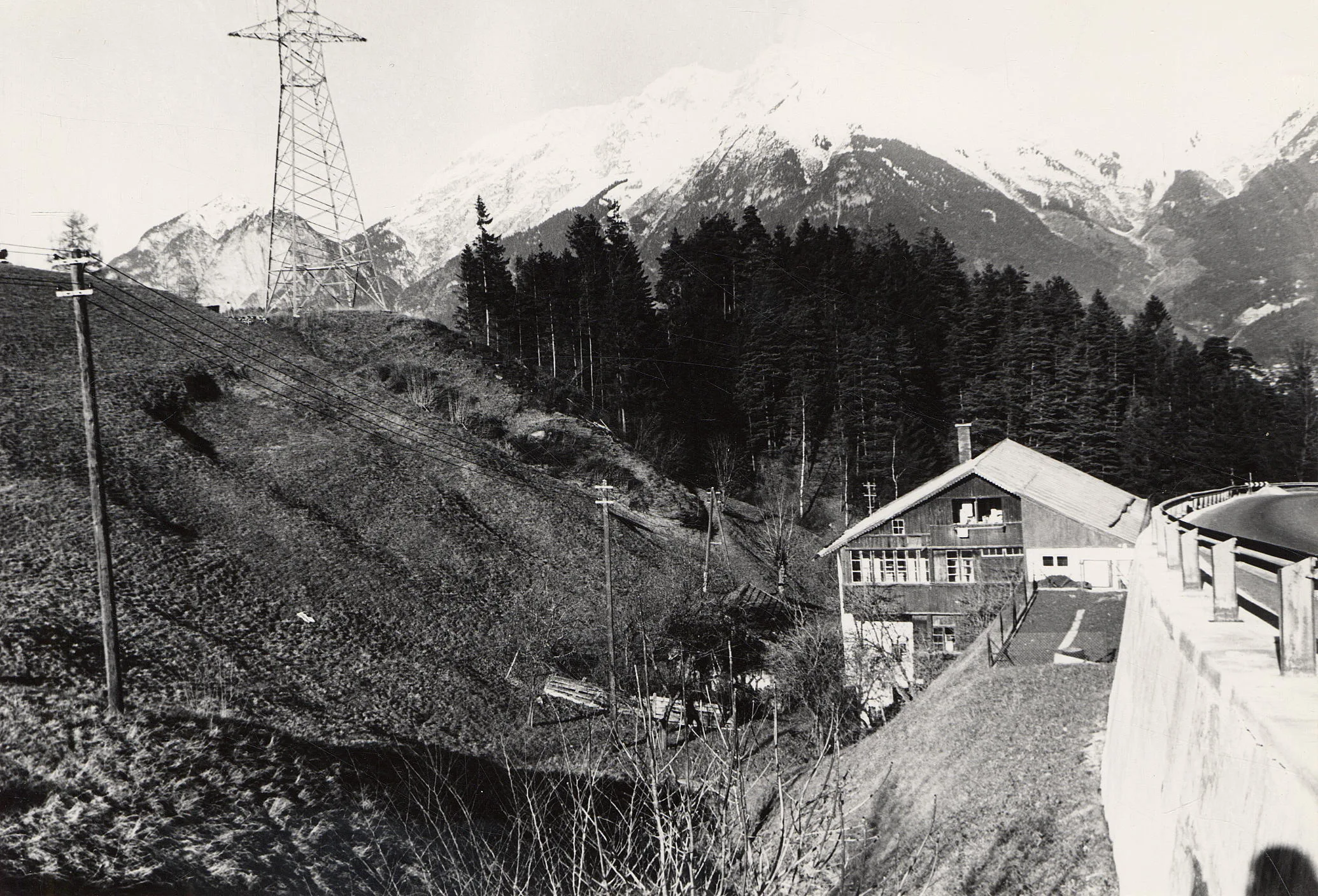 Im Norden Von Vill Erhebt Sich Majestätisch Die Burg Straßfried
