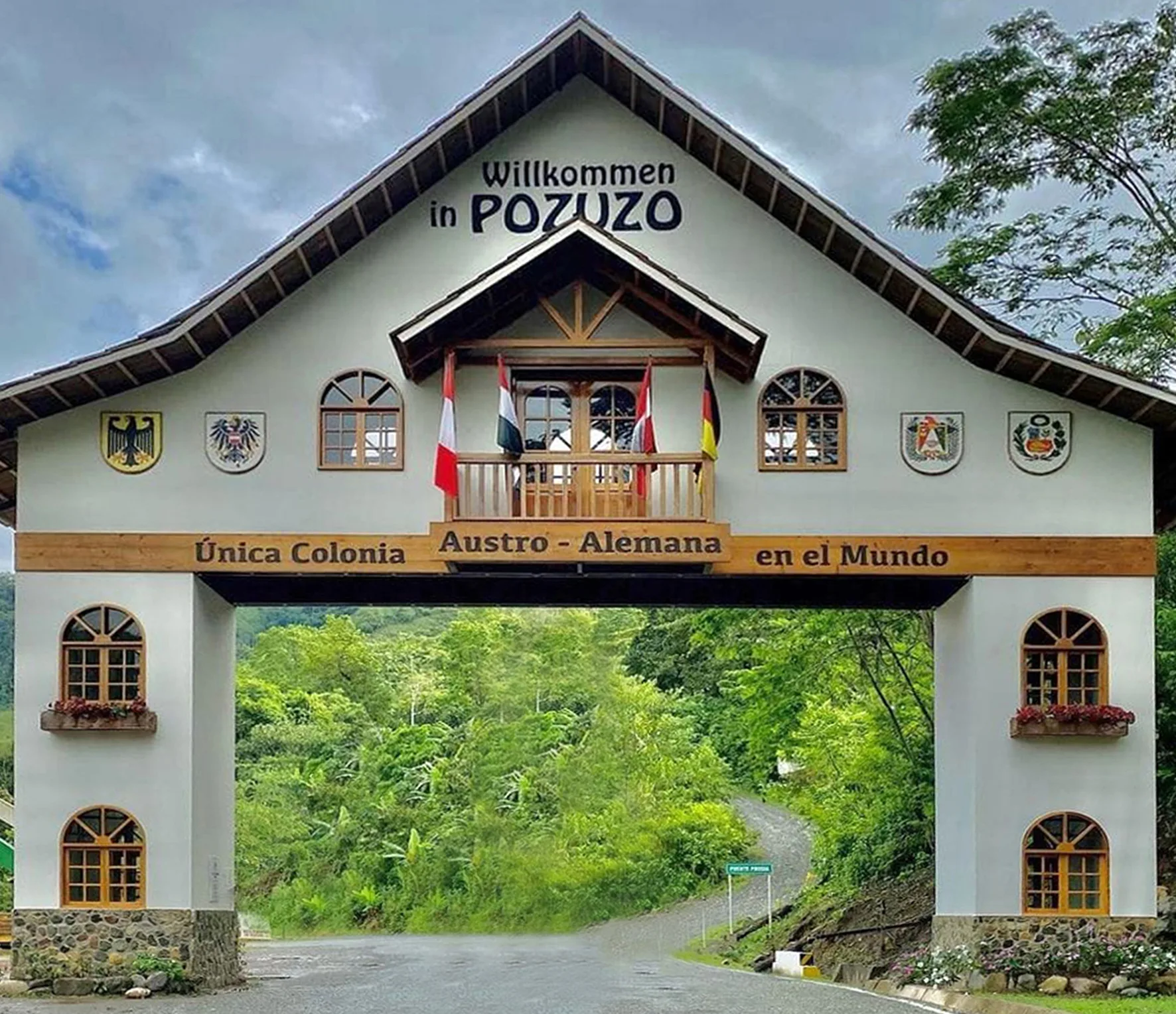 Zum „Tiroler Dorf“ In Pozuzo
