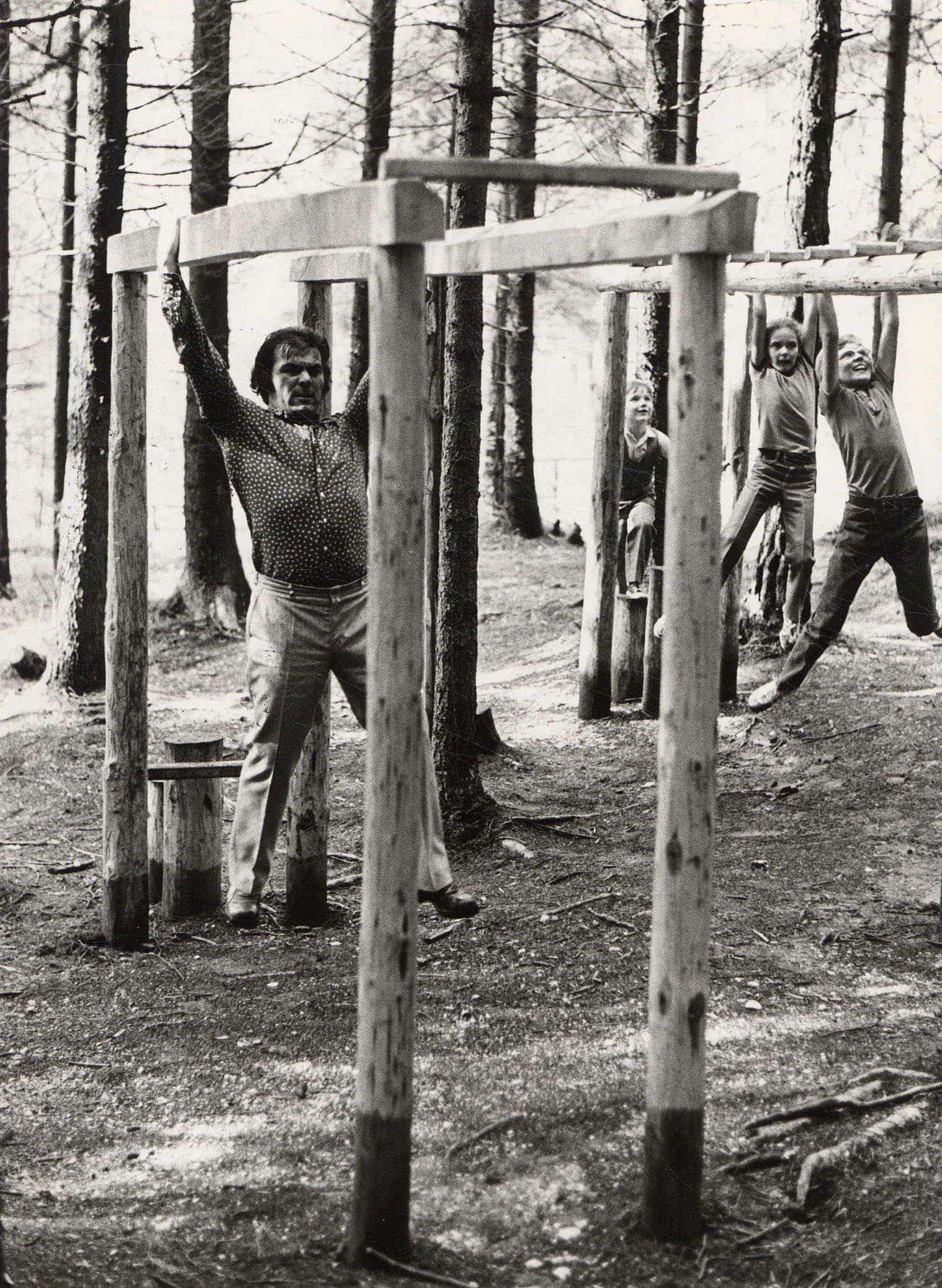 Generationen-Duell Am Gerüst