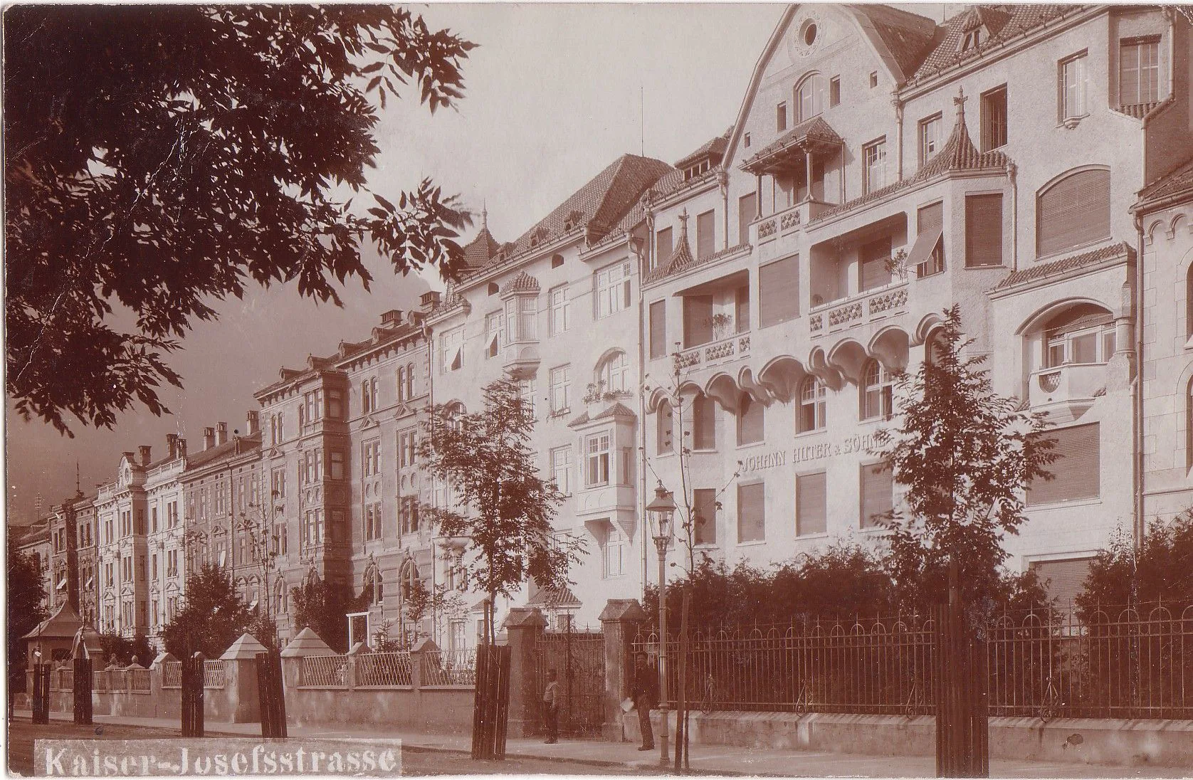 Blick In Die Kaiser-Josef-Straße
