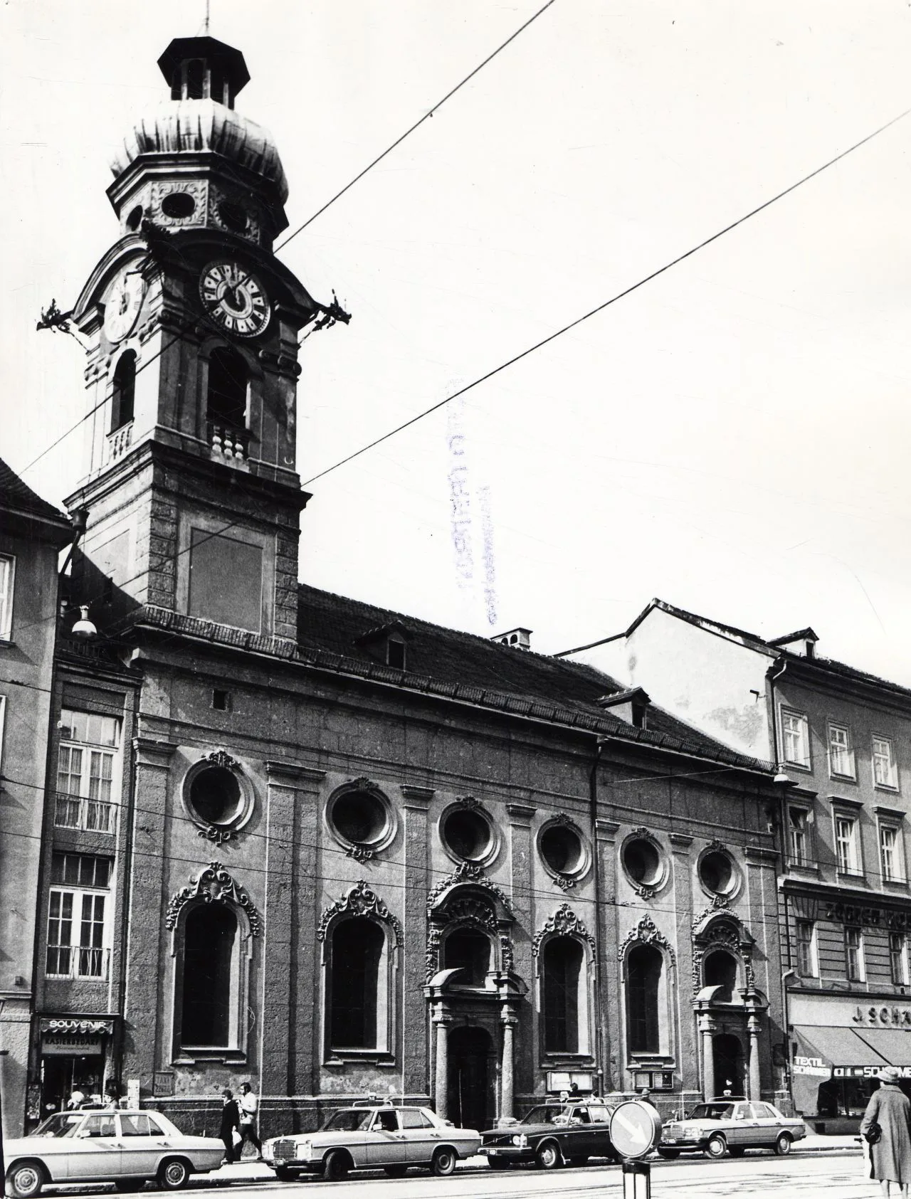 Der Taxistandplatz Maria-Theresien-Straße – Und Was Der Mit Dem Umbau Des Stadtarchivs Zu Tun Hat