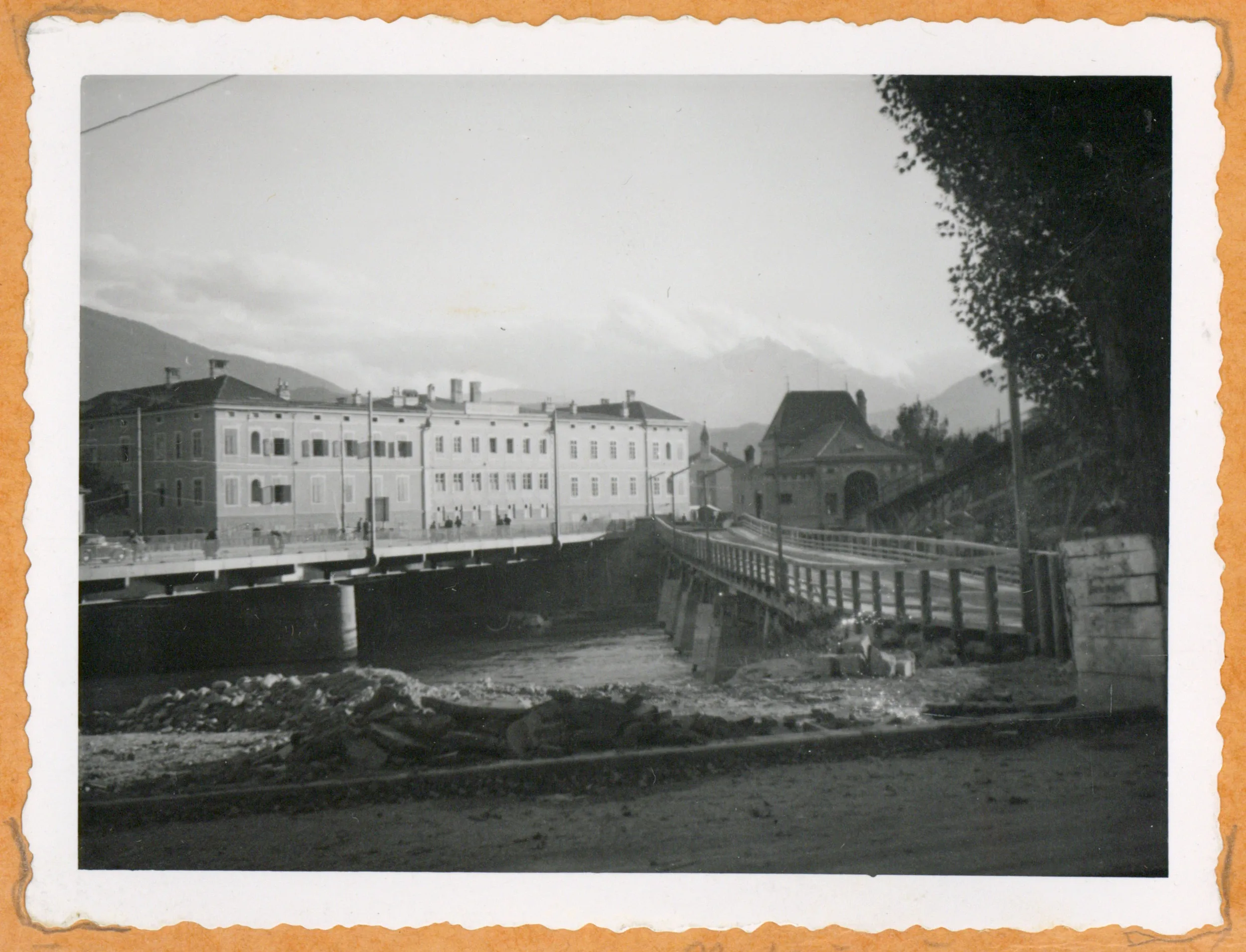 Behelfskettenbrücke